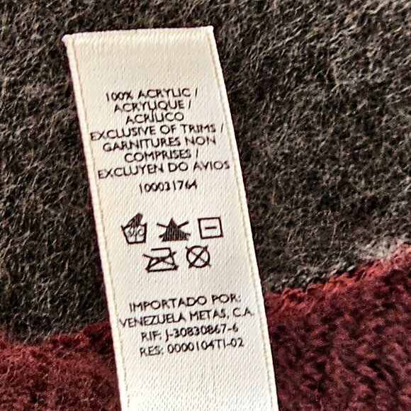 Garage Reversible Fringed Scarf Wrap Shawl Burgundy Gray Acrylic Oblong 78 X 17 - Picture 9 of 10